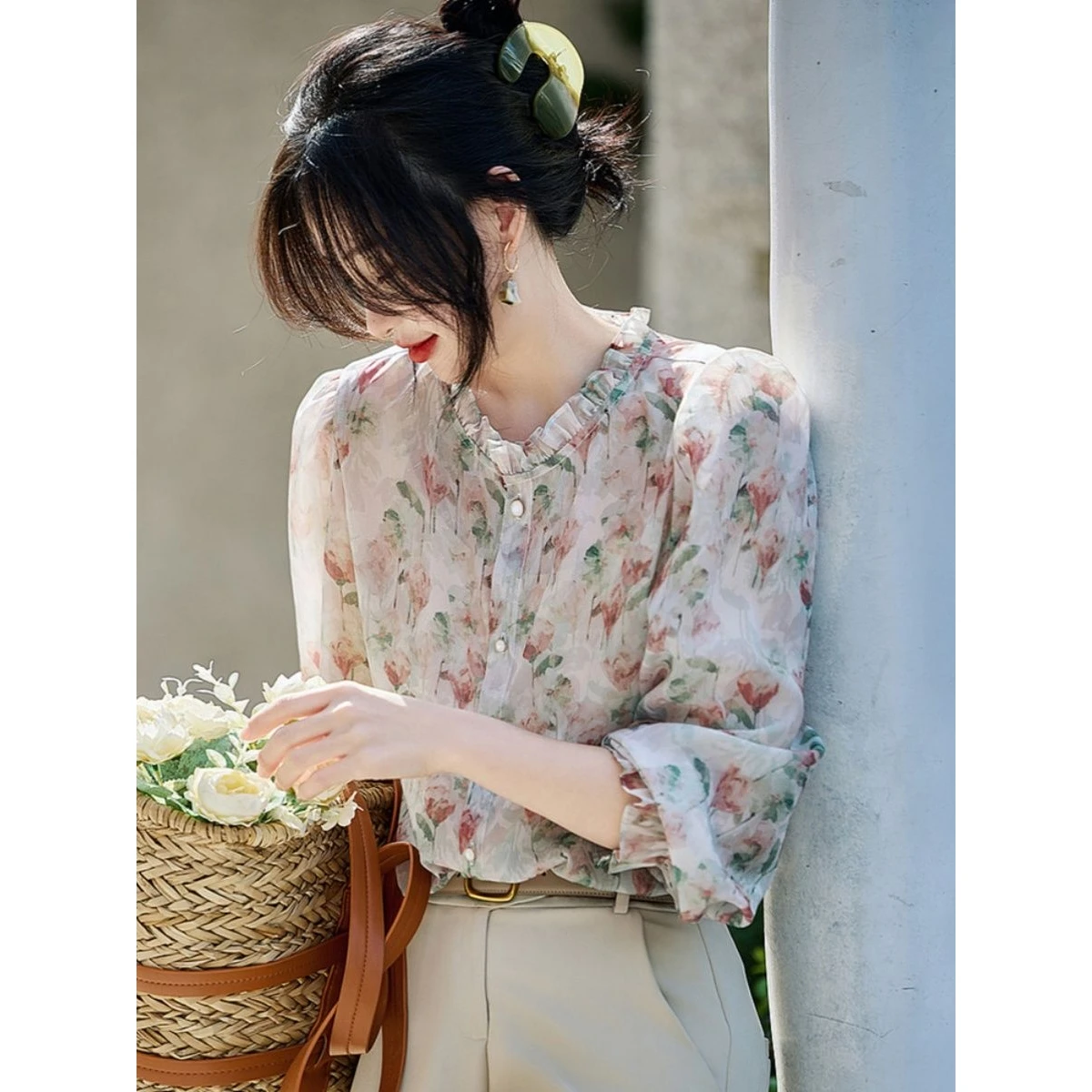 

Elegant Stand Collar Summer Shirt Women's Fashionable Inner Wear Lace Trimmed Chiffon Blouse Petite Size Floral Print Shirt