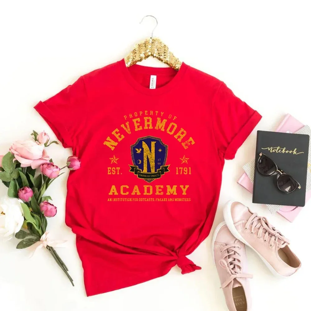 تي شيرت نسائي من Nevermore Academy قميص الأربعاء Addams قميص Nevermore Est 1791 Addams Family Inspired Tees
