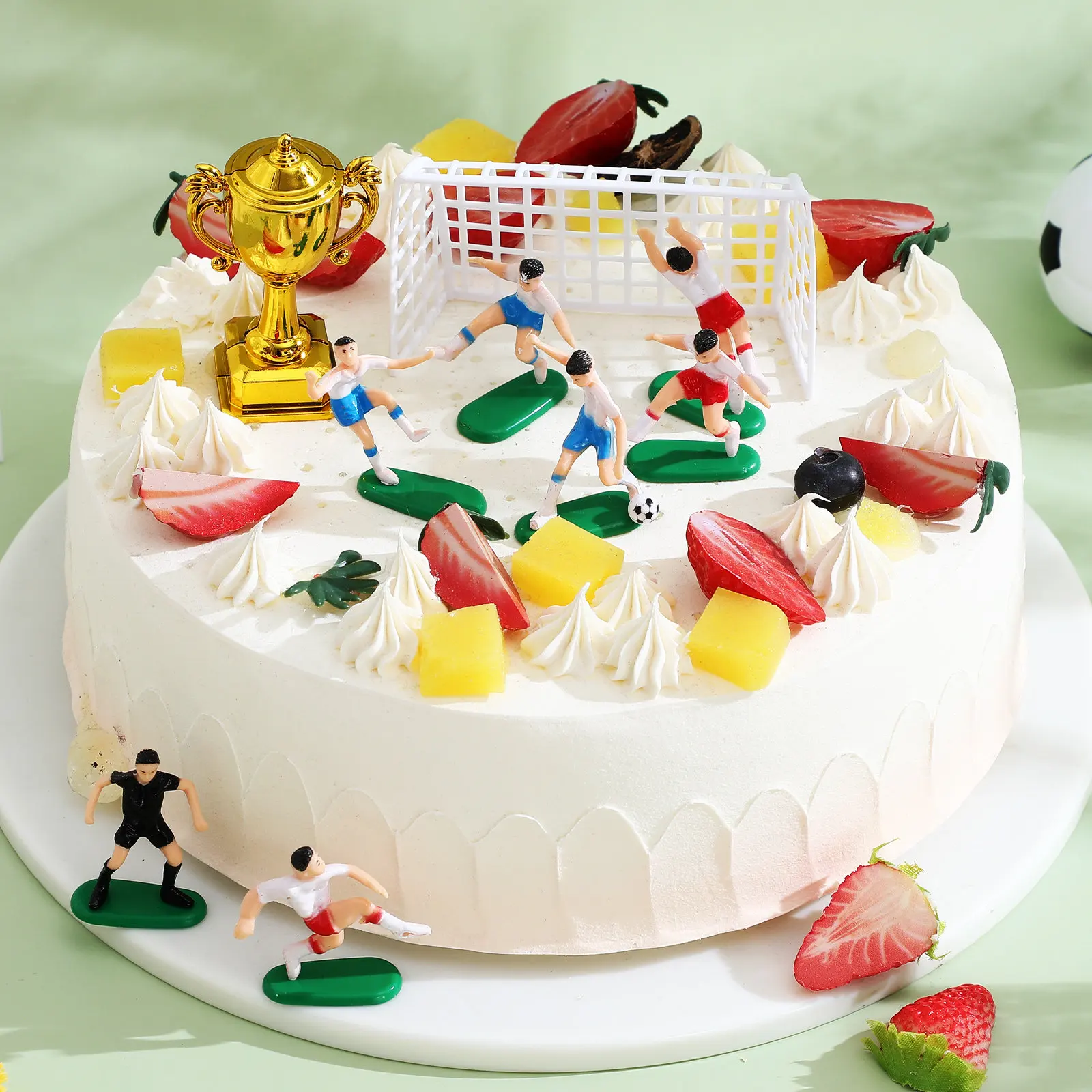 

1 Set Mini Trophy Mini Football Goal Tiny Soccer Player Model For birthday Football Party Decor Soccer Sports Themed Cake Topper