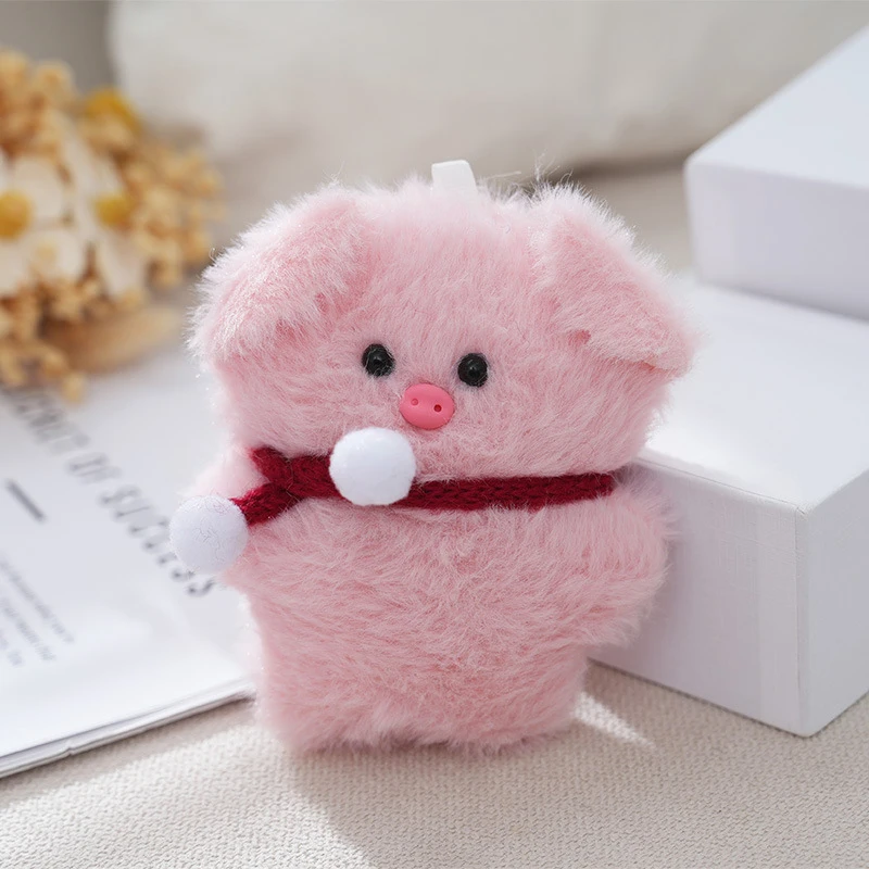 Cute Pink Piggy Plush Keychain, Pingente recheado macio, Charme mochila, Boneca com lenço, Colar