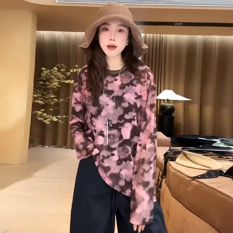 

Модная и высококачественная тонкая женская футболка с длинными рукавами и принтом тай-дай розы, универсальный топ для похудения с вертикальной текстурой