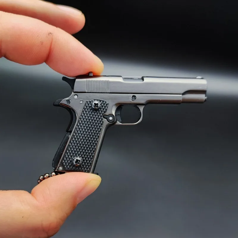 1:3 Metal Gold M1911 Colt Toy Gun Model Artificial Gun Mini Alloy Keychain Look Real Collection Prop Birthday Hanging Gift Boy