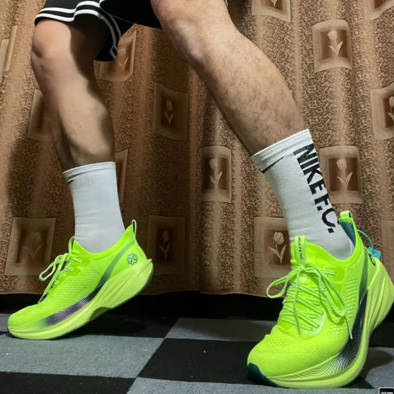 

Casual Sports Shoes Companion Style Lightweight Soft Sole Breathable Deodorant Running Shoes Simple Suitable for Outdoor Sports