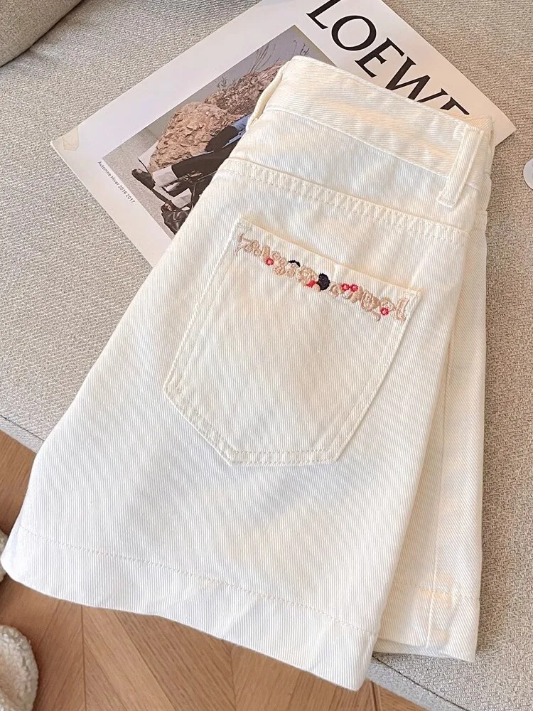 

White Embroidered Denim Shorts Casual High Waist Pocket Design Summer Fashion Loose Fit A-Line Pants Versatile Ladies Jeans
