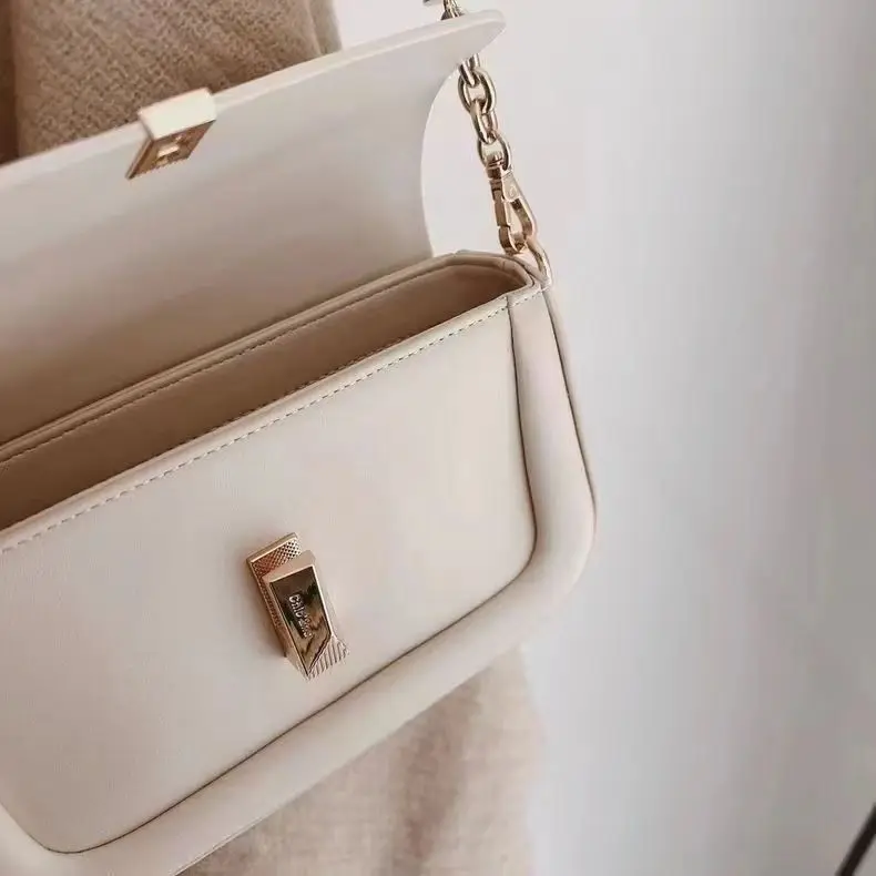 Korean Style Fashionable Small Square Bag for Women New Beige Simple Commuting Shoulder Crossbody Bag