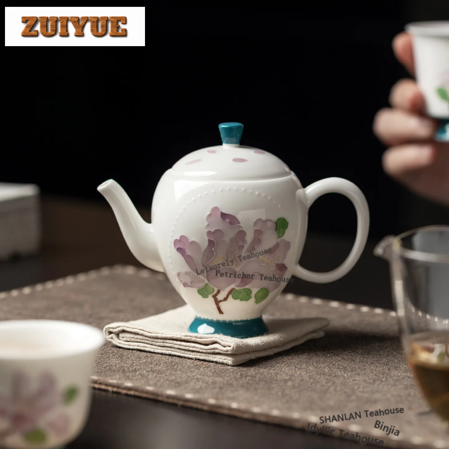 

140ml Hand-painted Iris Bead Curtain Teapot Elegant Tea Infuser Pot Tea Maker Kettle With Ball Hole White Tea Cafes Decoration