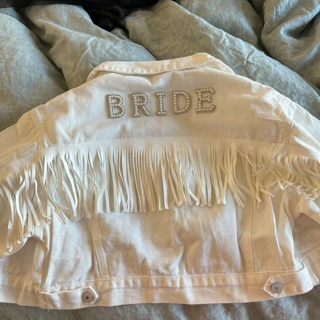 Branco Fringe Senhora Personalizado Pérola Denim Jacket Nashville Bachelorette Party Nome Personalizado Casacos De Casamento Wifey Noiva Presentes