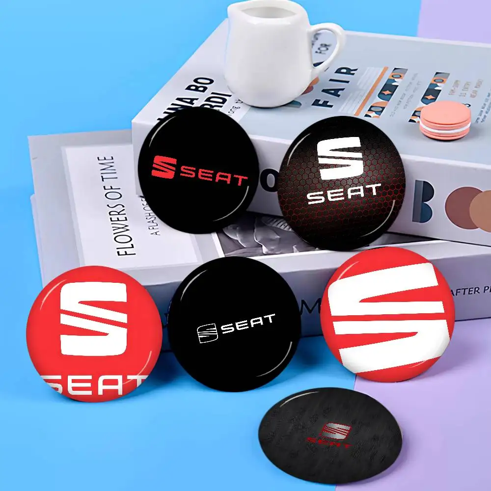S-SEAT Modern-Compact Creative Pins Funny Faces Round Snap-in Brooch Badge Backpack Hat Accessories Jewelry Gifts