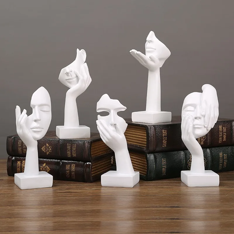 

European handicrafts, simple abstract figures, sculptures, office living rooms, sculptures, artworks, decorations