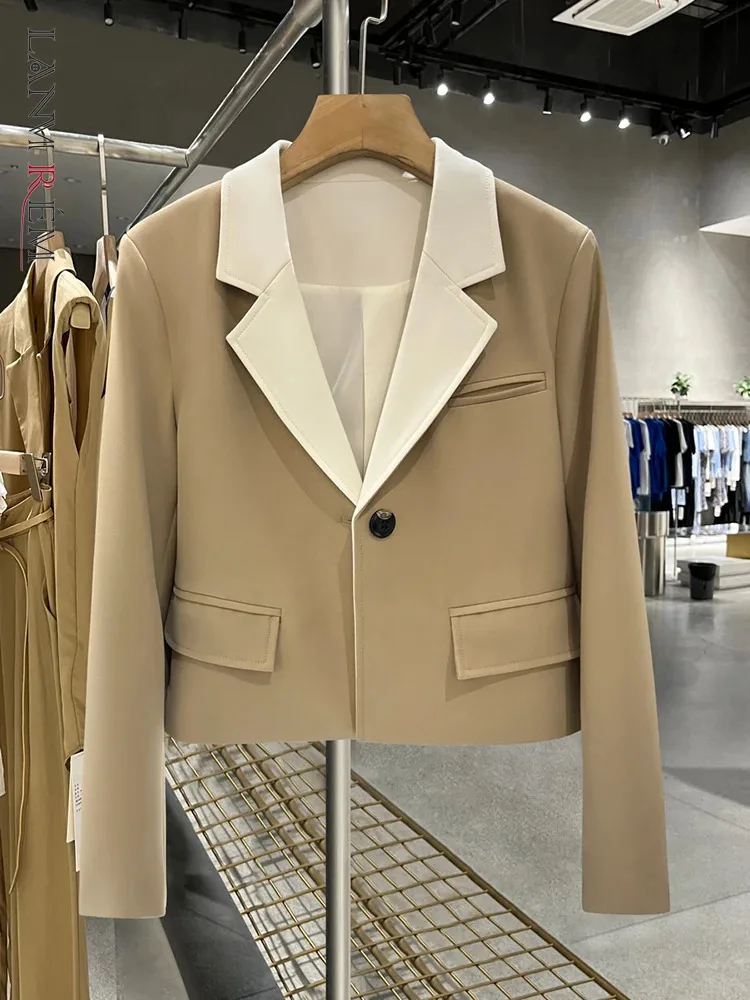 LANMREM Khaki Short Blazer Coat For Women Notched Collar Single Button Female Chic Clothes 2024 Spring Autumn New 2DA5201