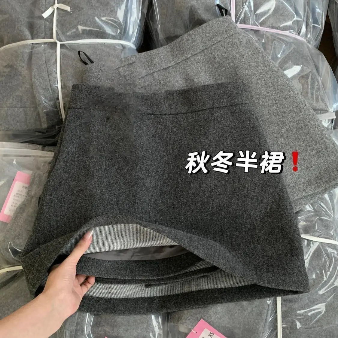 2026 New Gray Thicken Woolen Skirts Women Autumn Winter High Waist Anti-Glare Short Skirt Female Solid Simple Blended Skirts