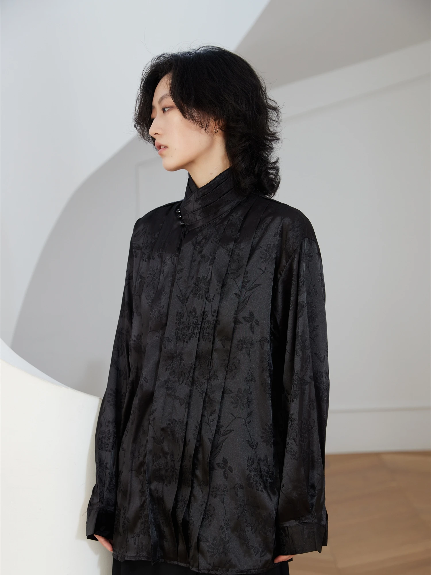 

Sunvonnie Dark Chinese Style Reformed Plaid Satin Pleated Court Shirt Women's Business Casual Mid-Length Straight Tube Shirt