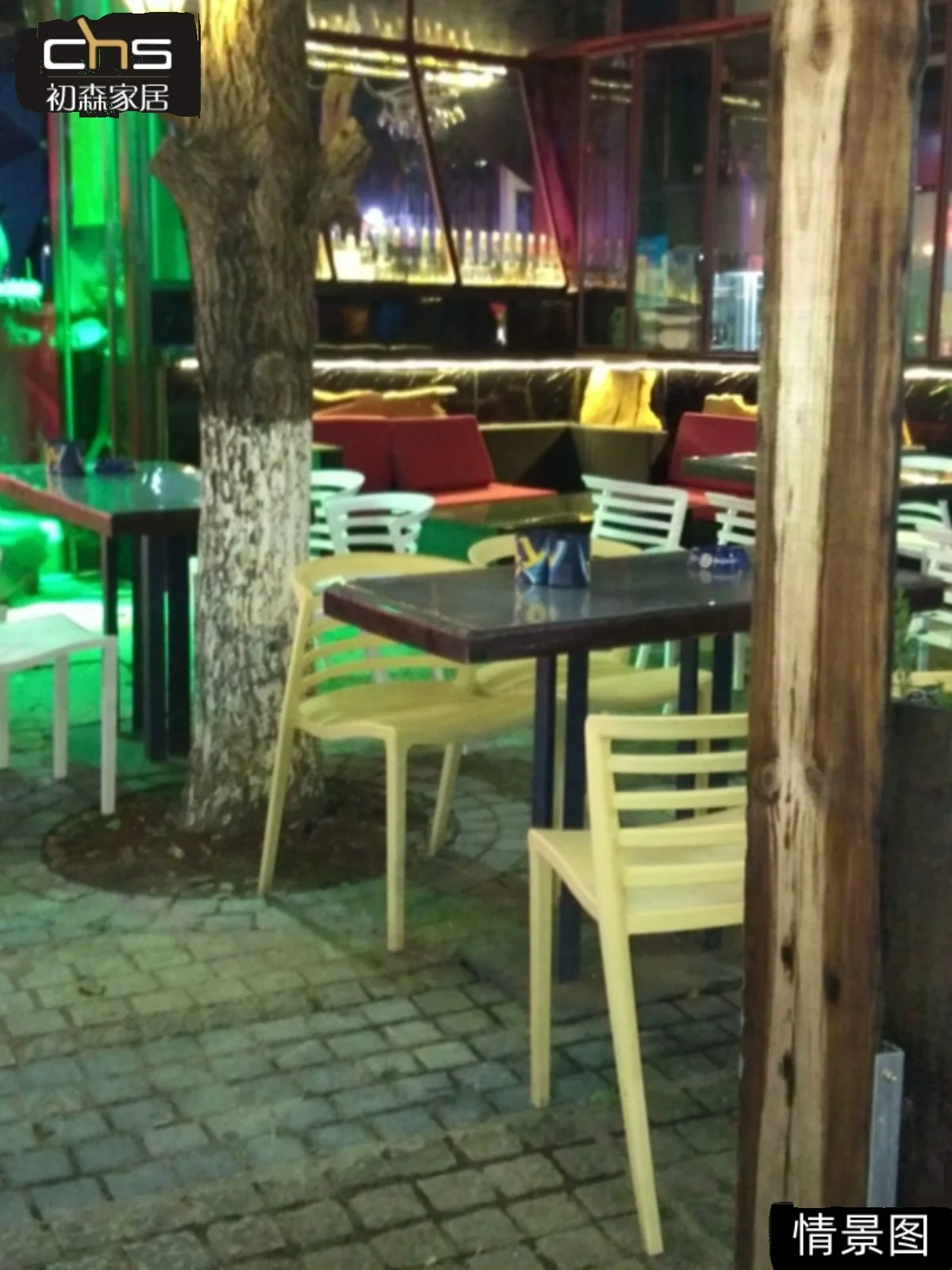 Silla apilable de plástico,