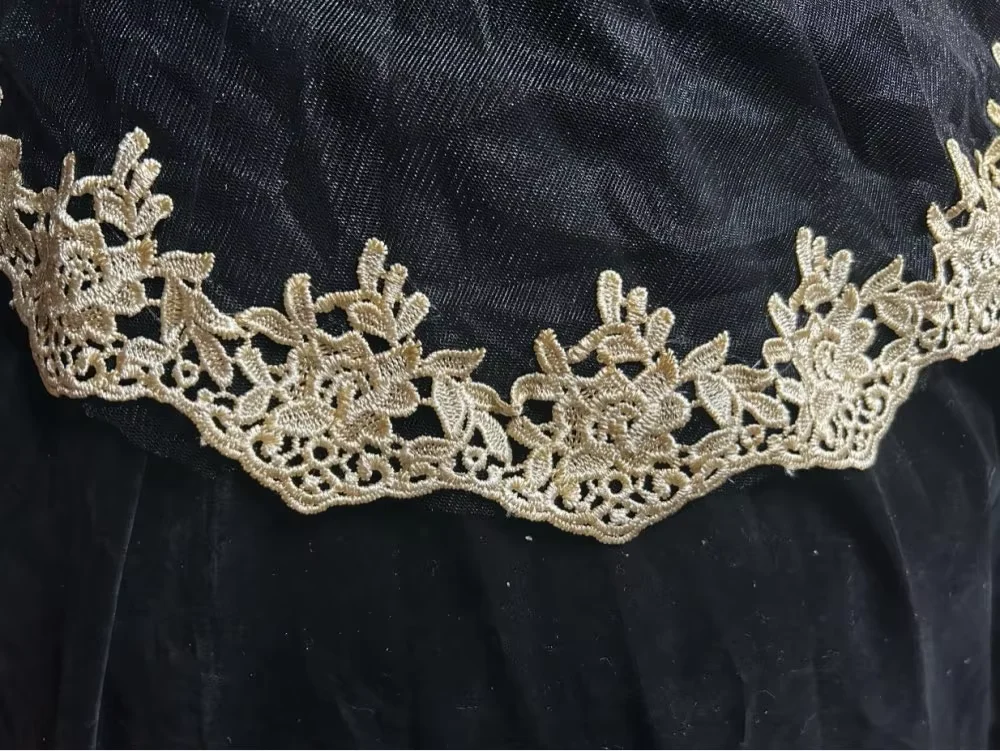 Customized Prom Dress Gold Lace Fabric 1 large 2 medium 2 small sizes of golden lace, 3 meters of golden lace trim