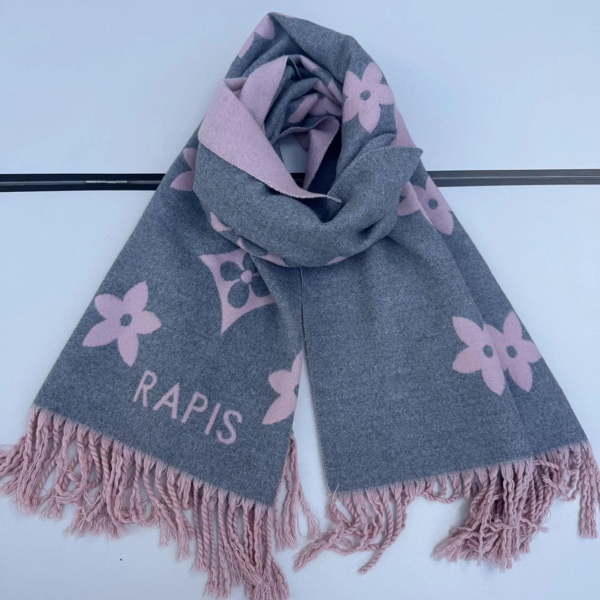 

Luxury Double-Sided Cashmere Scarf - Women's Fall Winter Designer-Inspired Letter Print Black Tassel Warm Neckwarmer Shawl