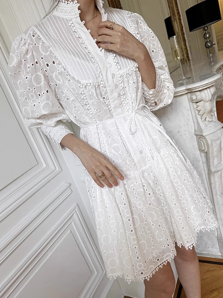 Clothland-vestido camisero de encaje para mujer, fajas de manga larga, blanco, negro, calado, ropa informal de oficina de una pieza, Mini vestidos QE212