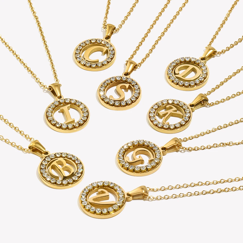 Initial Letter Necklace 18K Gold - E.B.belle Naszyjnik z cyrkonią w kształcie