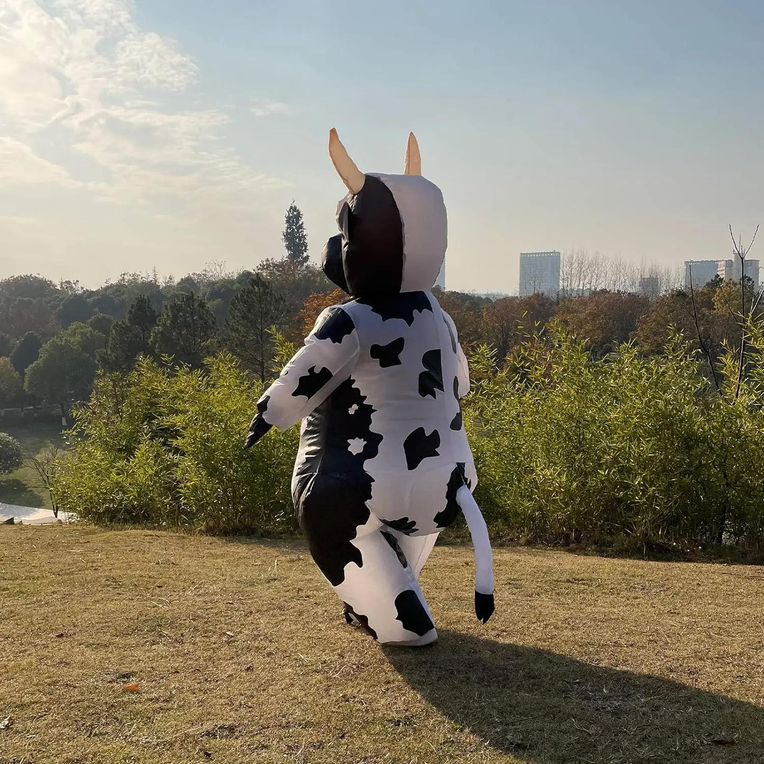 Krowa mleczna nadmuchiwany kostium krowa mleczna wysadzić garnitur gra imprezowa Cosplay biały kostium na Halloween kombinezon boże narodzenie — zdjęcie 5