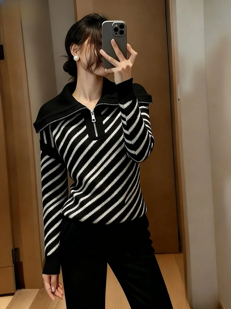 

Уникальный красивый черно-белый полосатый вязаный свитер для женщин, ранняя весна, высококачественный модный топ с большим воротником, свободный крой