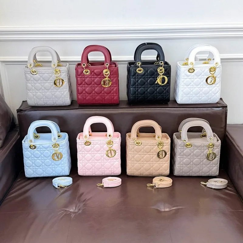 

Women's Standard Crossbody Bag Ordinary Yet Functional For Regular Use And Typical Needs Trustworthy