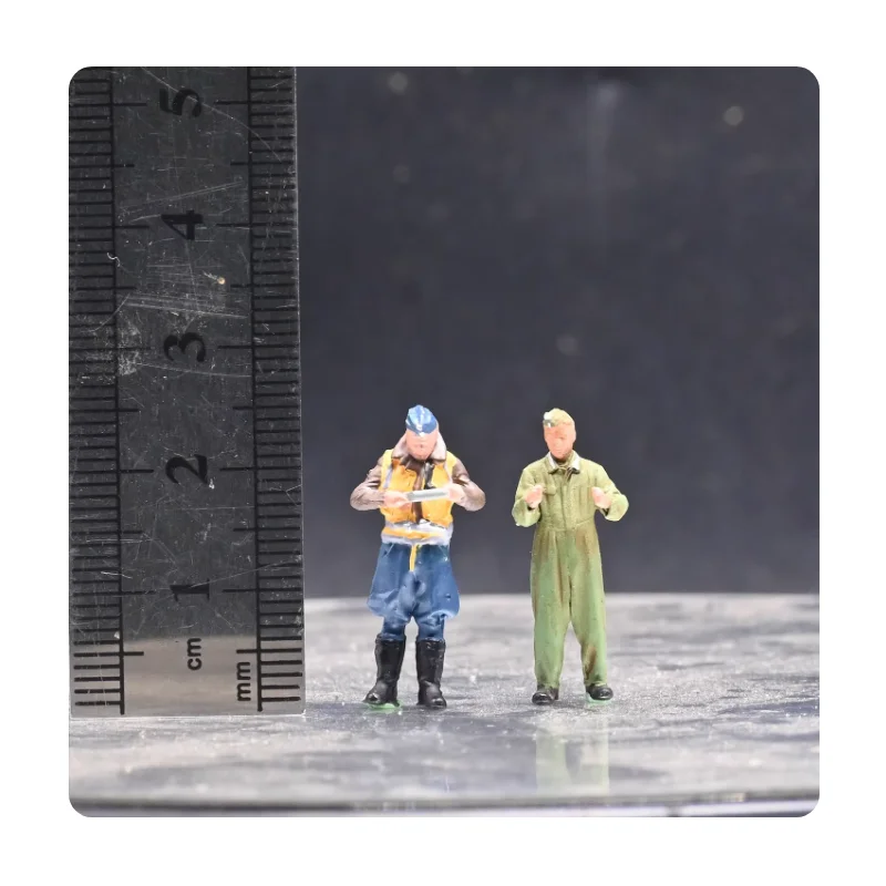 

Масштабная модель 1:72 из смолы: немецкие пилоты и 2 солдата для сцен с танками и вертолетами, коллекционные декоративные подарки для демонстрации