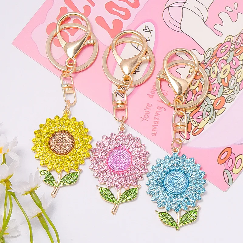 Fashion Cute Metal Sun Flower Key Chain Women Bag Keychain Men Car Keyring Jewelry Party Wedding Trinkets Girl Gift