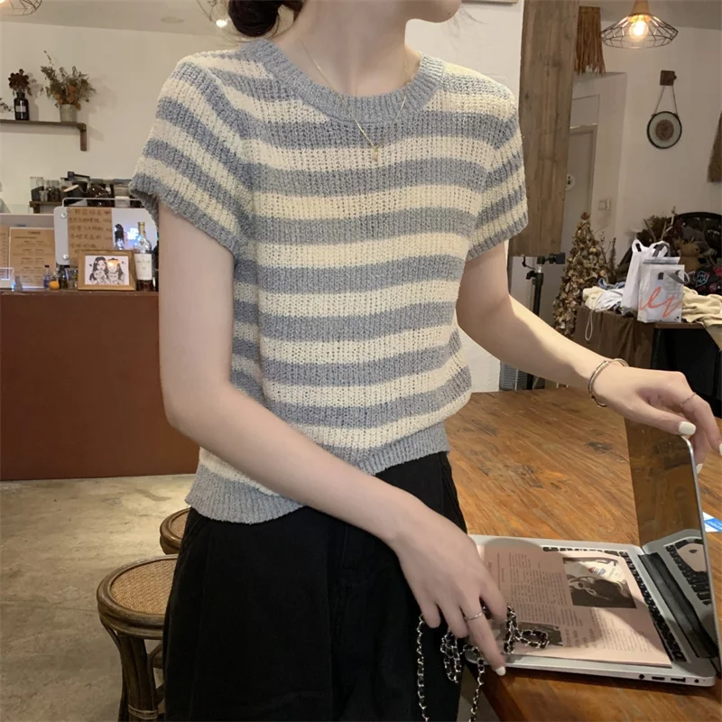 Women\'s Striped T-shirt Korean Fashion Temperament Thin Knit Pullovers 2023 New Summer Round Neck Loose Short Sleeve Women Tops