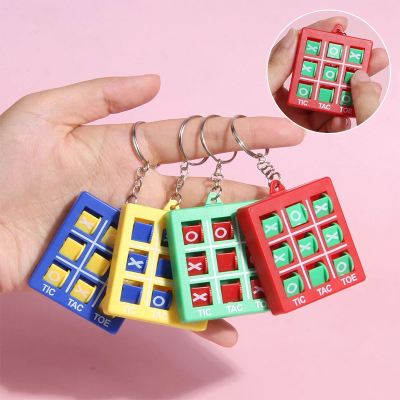 Fashion Chess Game Puzzle Decompression XO Rotating Keychain Toy Keychains Interior Accessories Key Rings Puzzle Game Toy Gifts