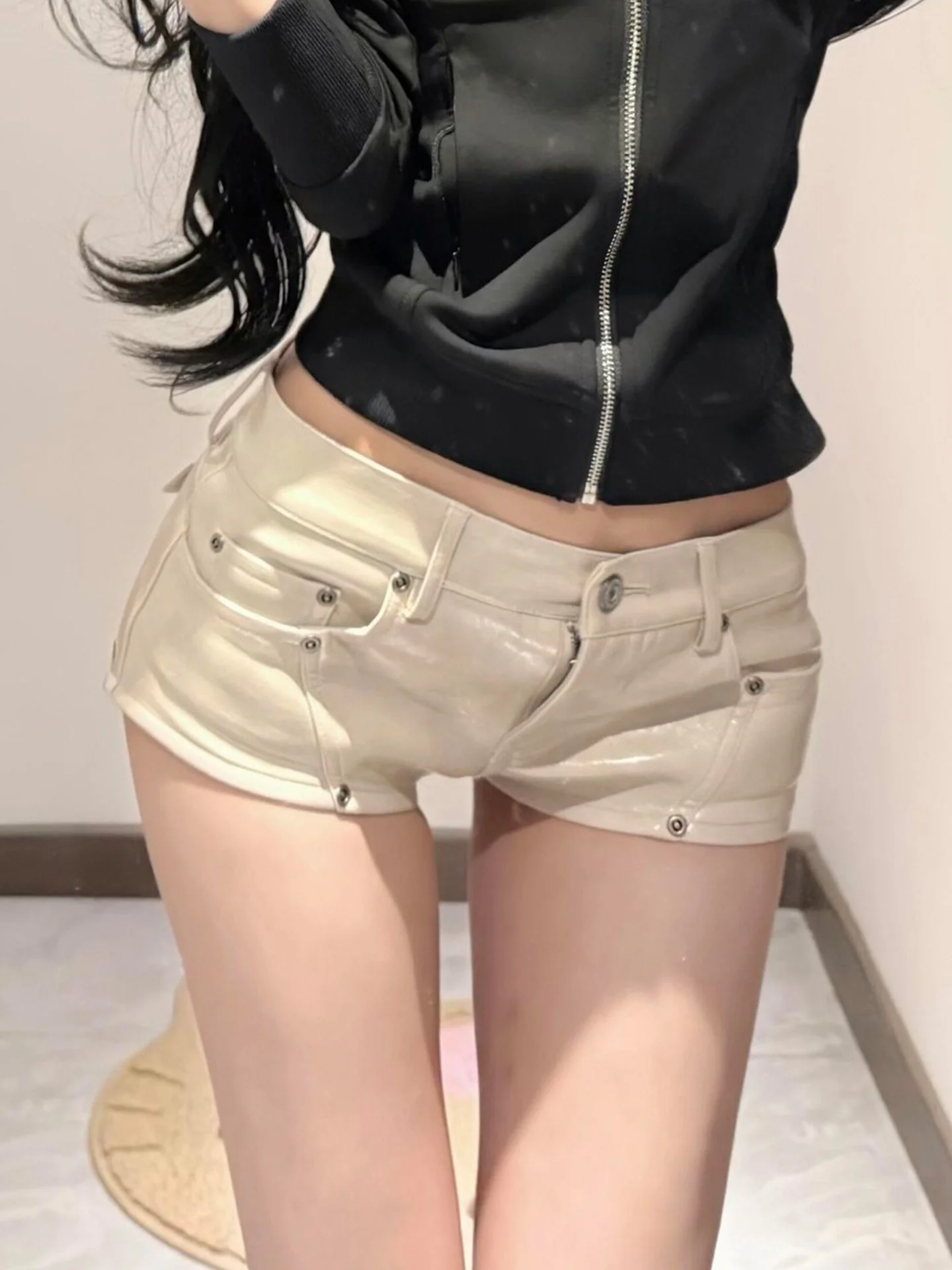 

Сексуальные шорты из искусственной кожи с низкой талией для женщин, в стиле ретро, для создания эффекта стройности, прямые, повседневные, для ежедневной носки