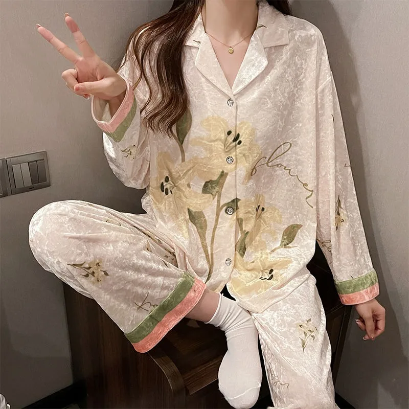 2024 New Pastoral Style Golden Velvet Spring Autumn Pajamas Women's Winter Long-sleeved Cardigans Sleepwear V-neck Loungewear