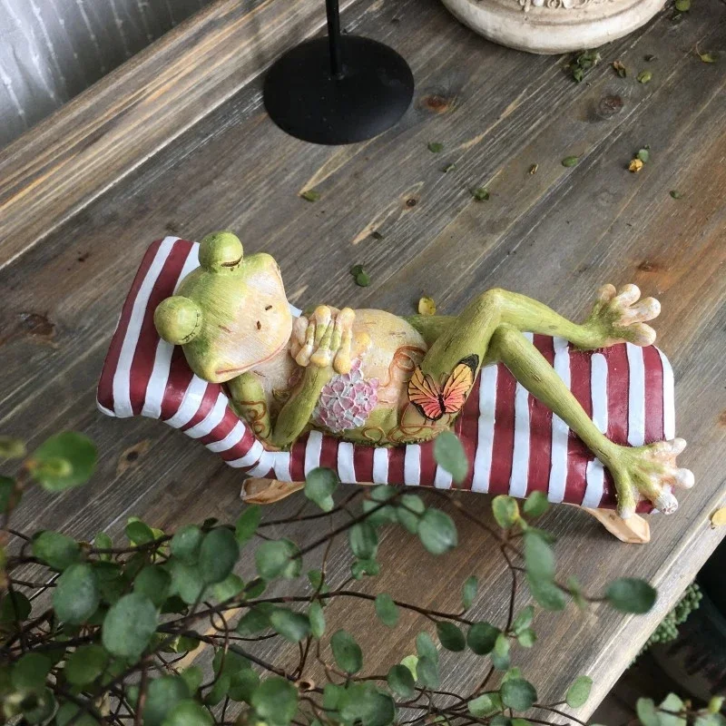 Outdoor Garden Villa Courtyard Kindergarten Lawn Decoration Bionic Frog Figurine Resin Animal Ornaments Landscaping Decoration