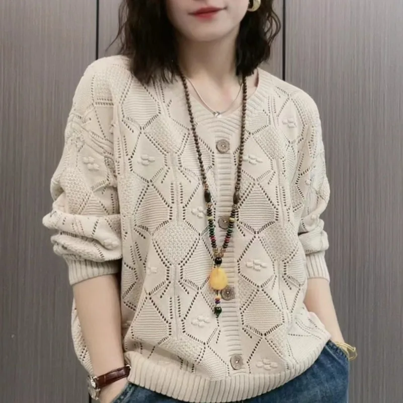 Top de malha de manga comprida com decote em v oco feminino, botões para puxar, solto, simples, versátil, cor sólida, moda, primavera, outono, novo