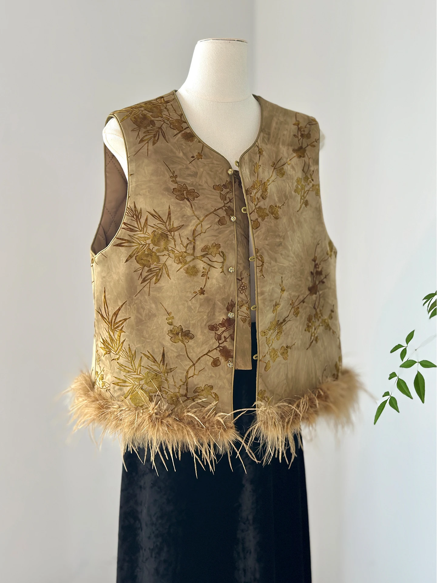 New Chinese Style Vest Quilted round Neck Sleeveless Thickened Autumn and Winter High-End White Outer