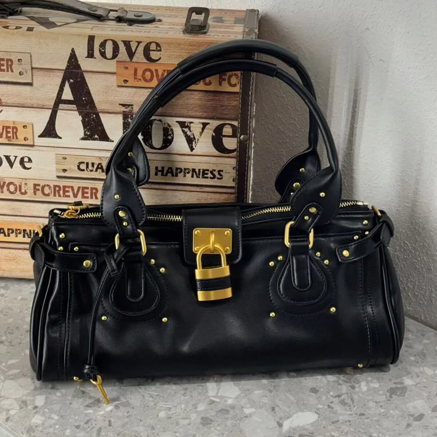 Moto Biker Tote Bolsas para mujeres Diseñador de lujo Bolso y monedero 2026 Nuevo en clásico Remache Lock Decoración Gran capacidad Hombro Envío gratis Llegada rápida