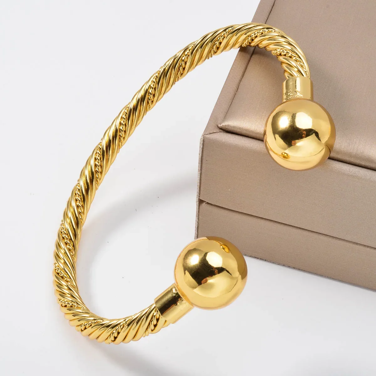 Diana Baby Jewelry on Hand 18K Gold Plated Bangle Women Jewelry Luxury Twist Charms African Cuban Dubai Birthday Gift Female