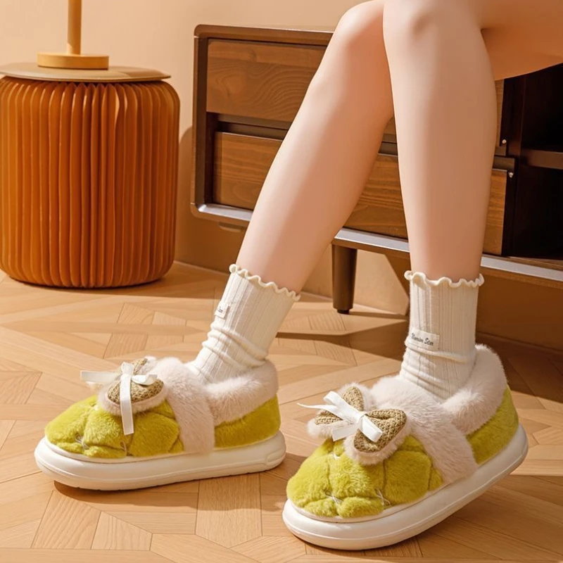 

​ Новинка 2025, женские зимние теплые хлопковые тапочки с бантом на флисовой подкладке, утепленный дизайн для домашнего и уличного ношения ​
