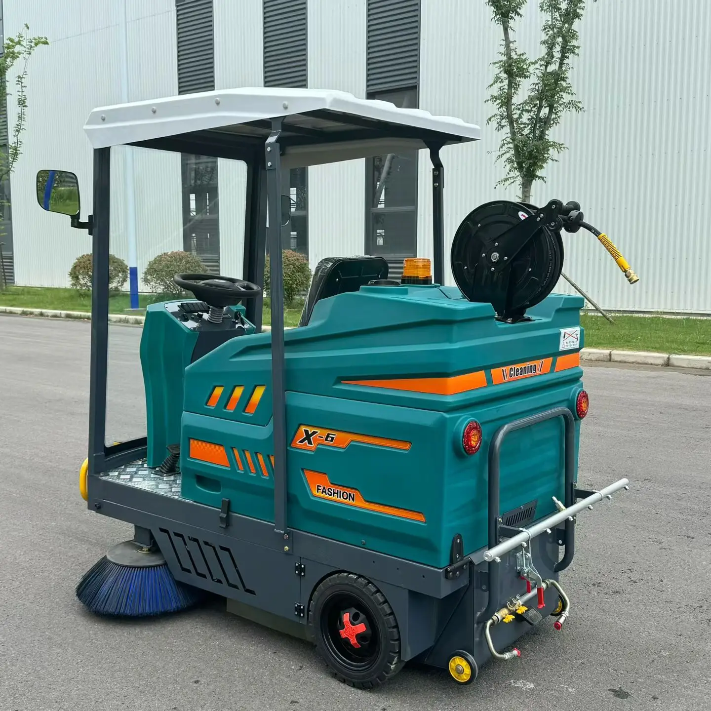 Multi-function Ride On Road Sweeper Semi Closed Cabin Four Side Brushes Electric Cleaning Sweeping Vehicle
