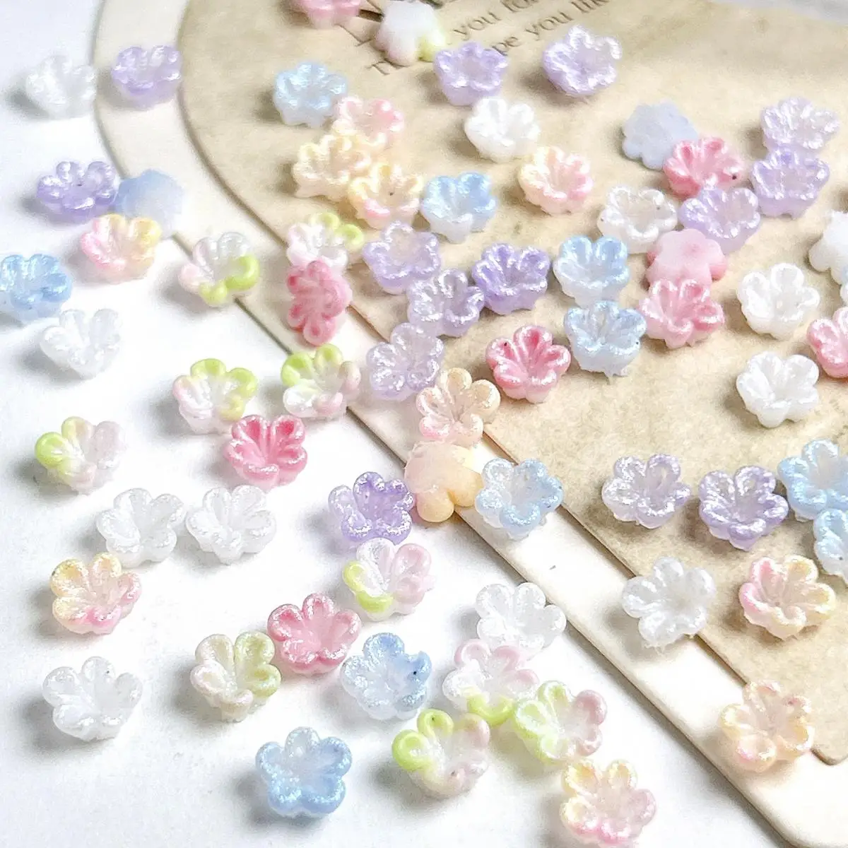 60 uds. De dijes para uñas de flores suaves de cinco pétalos, flores luminosas coloridas 3D, decoraciones artísticas para uñas DIY, suministros para uñas