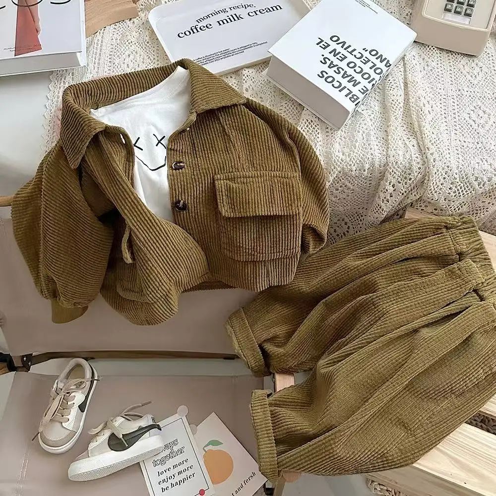 Chłopięcy i dziewczęcy garnitur sztruksowy na wiosnę i jesień, modny, elegancki, dwuczęściowy komplet: kurtka i spodnie z długim rękawem dla dzieci.