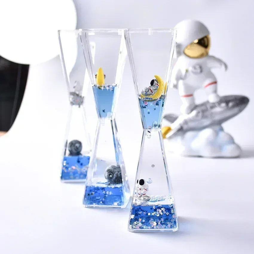 Creative Astronaut Hourglass Liquid Quicksand Oil Leak Starry Sky Time Hourglass Office Desk Decompression Ornaments