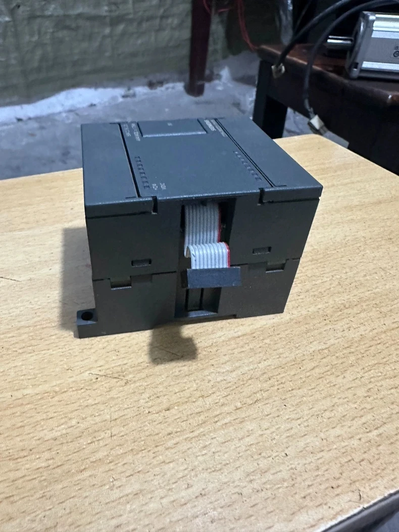 

Brand new spot 6ES7235-0KD22-0XA0 6ES7232-0HB22-0XA0 6ES7223-1BH22-0XA0 Module