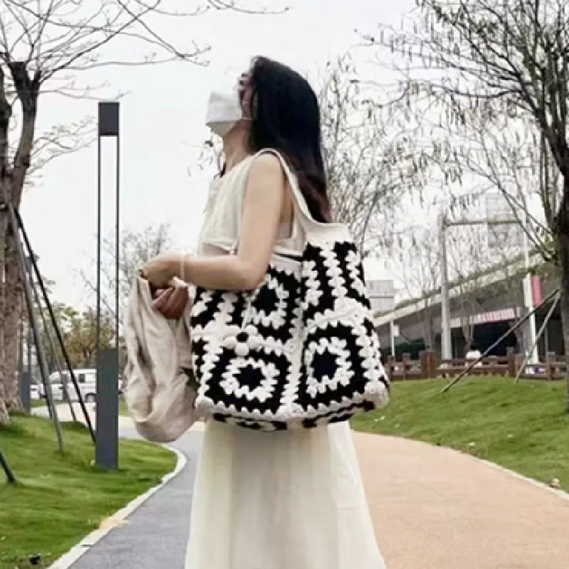 

Handwoven Fashion Black and White Grandmother Checker Shoulder Bag Large Capacity Handbag Women's Shopping Bag