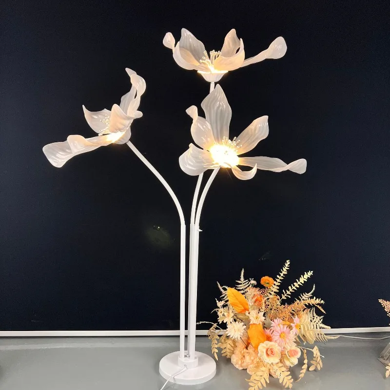 

Designer Acrylic Six Petal Flower Floor Lamps Wedding Elegant T-Stand Artistic Decoration Sofasides Luminous LED Standing Lights