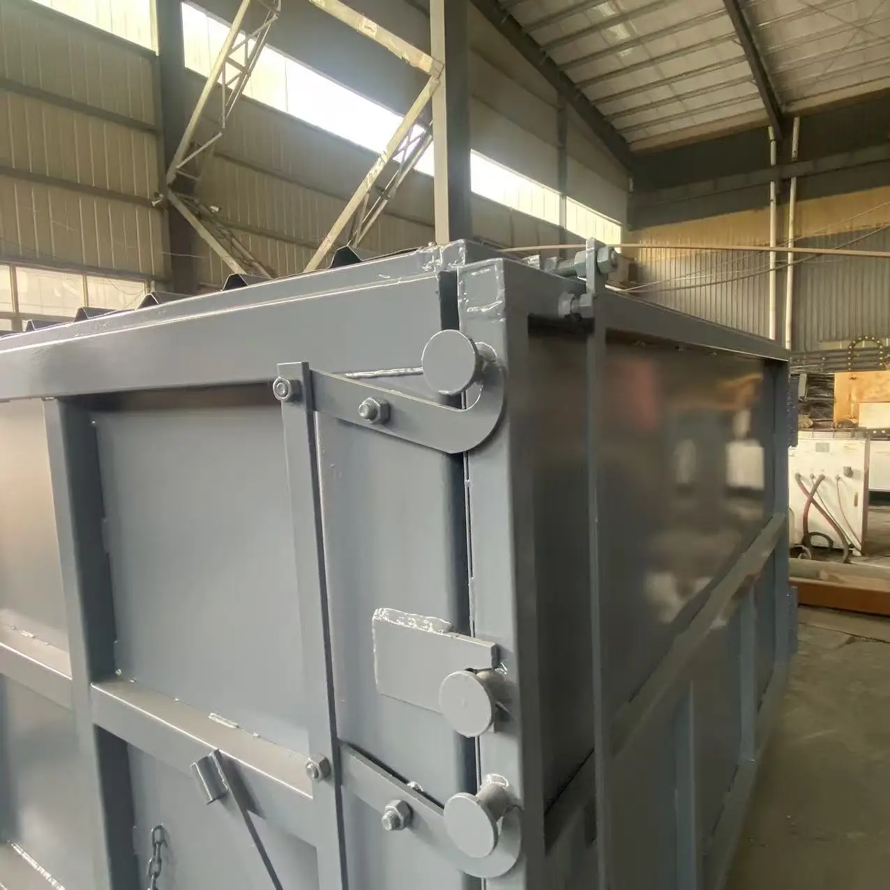 Made in China, Hook Lift Dumpsters/hook Lift Bins, Durable and Corrosion-resistant