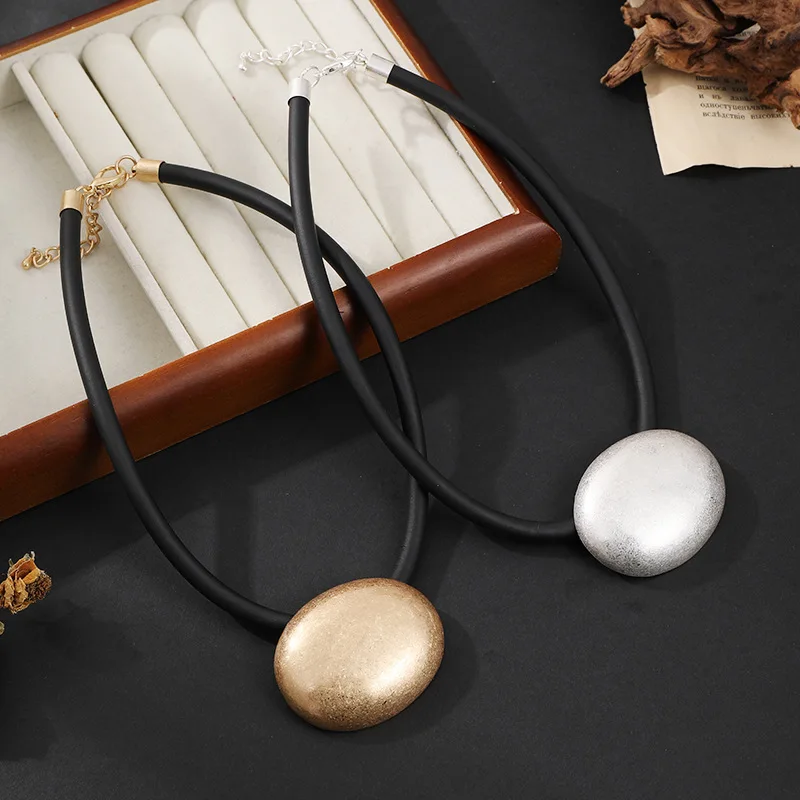 New metal pendant clavicle chain design trendy fashion retro jewelry