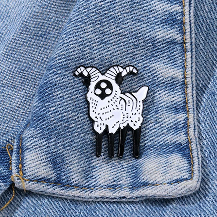 Милая-мультяшная-эмалированная-брошь-с-тремя-глазами-черной-козы-креативная-булавка-с-изображением-животного-значок-на-лацкане-рюкзак-одежда-шляпа-аксессуары