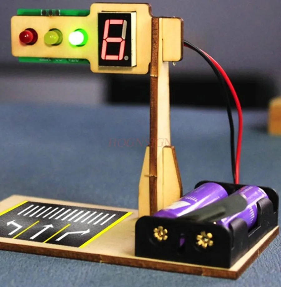 1 set Traffic Light Model Educational Toys for Children Learning Toy Kids Science Toys Physics Technologia Gadget Countdown