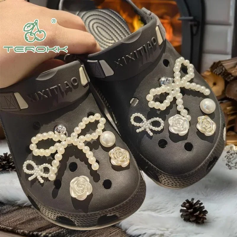 ชุดตกแต่งรองเท้ารูปโบว์มุก 1 ชุด แฟชั่นคลิปติดรองเท้าผ้าใบ ดอกไม้มุก ตกแต่งรองเท้าแบบขั้นสูง DIY หัวเข็มขัดถอดได้ อุปกรณ์เสริมรองเท้า