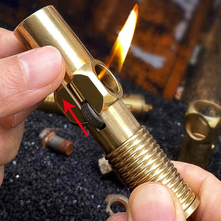 

[Trench Flagship Store] Brass World War II, large screw lighter, retro grinding wheel, pipe antique lighter