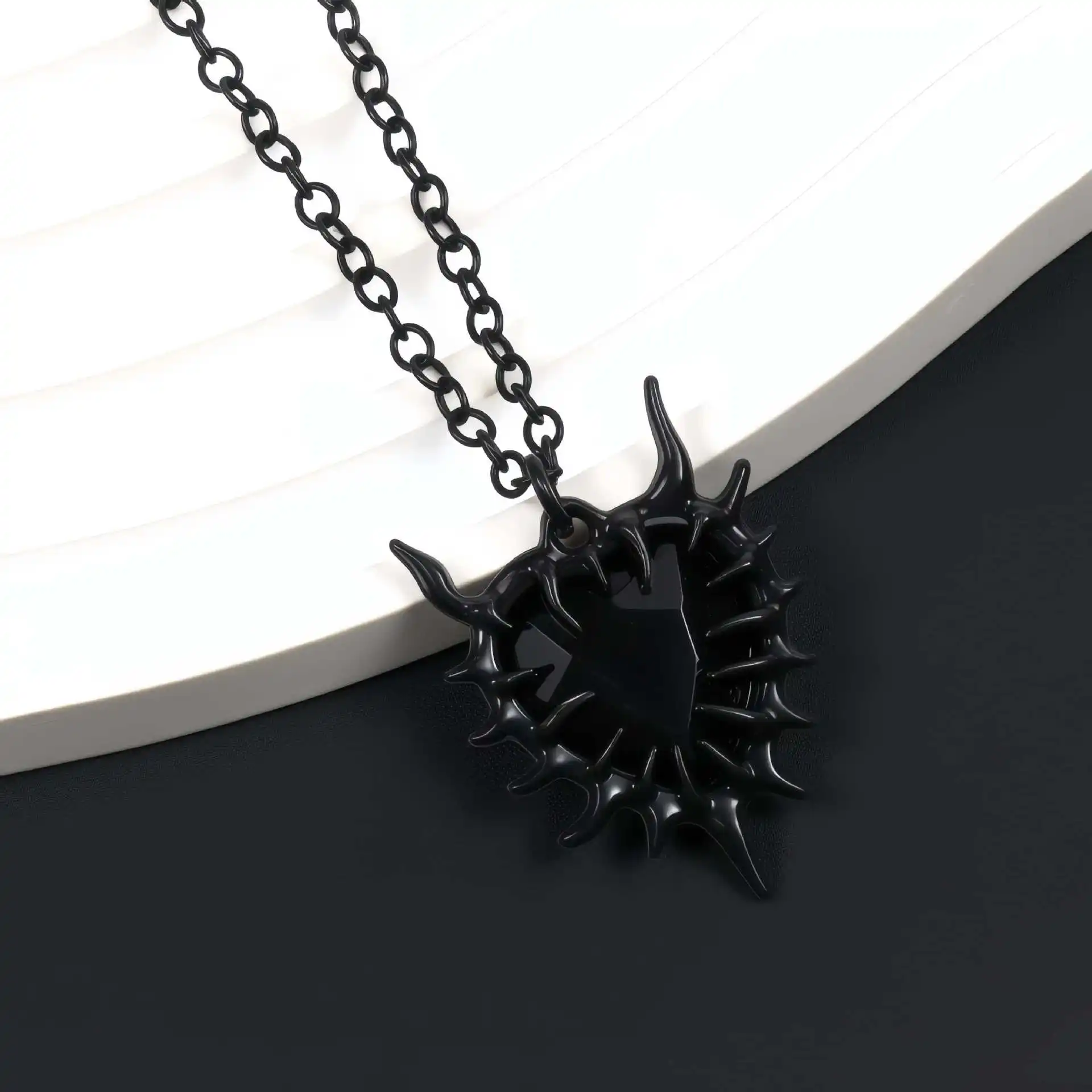 Gothic Thorny Heart Necklace For Women Fashion Witch Jewelry Accessory Gift Mystery Colorful Stone Bull Horn Love Pendant Choker